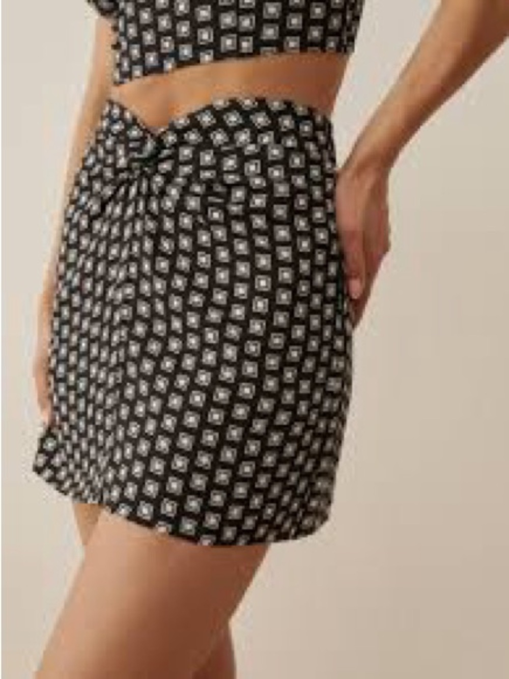 ARITZIA Reformation Marie Black Mini Skirt White Square Print 4 Casual Weekend